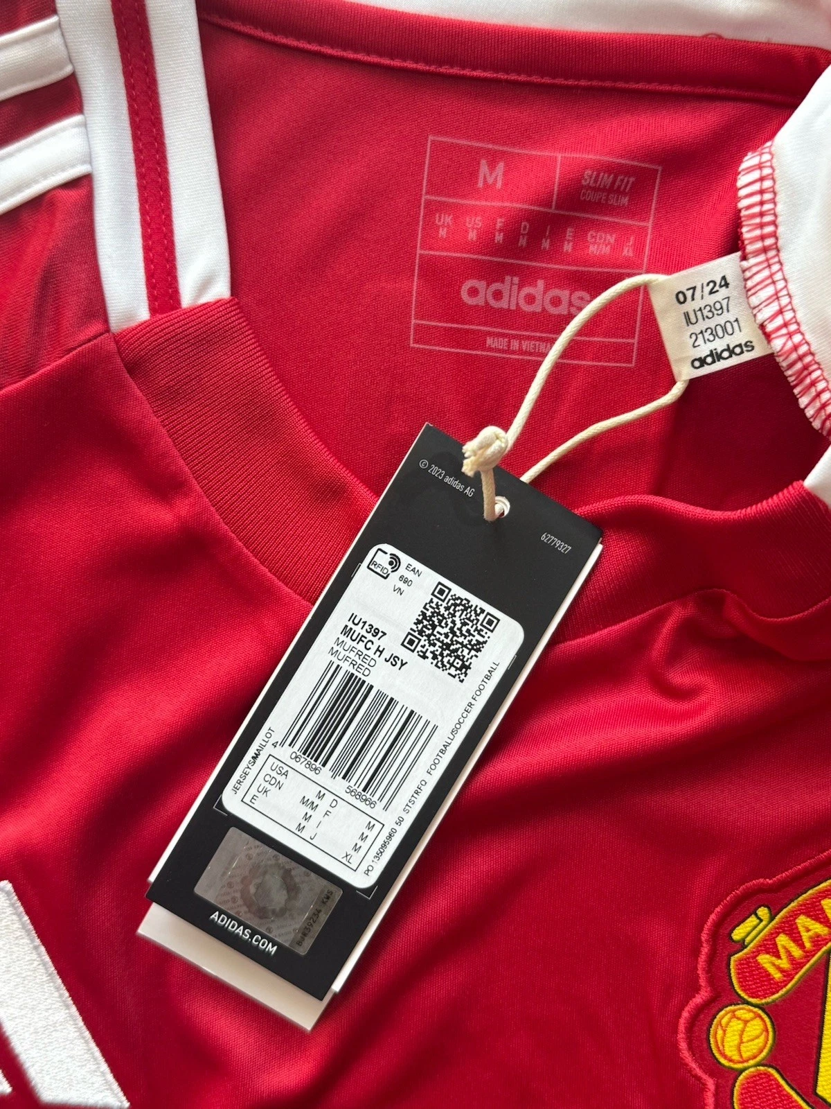 Manchester United Home Jersey #8 Bruno Fernandes Premier League 24/25 - Image 4