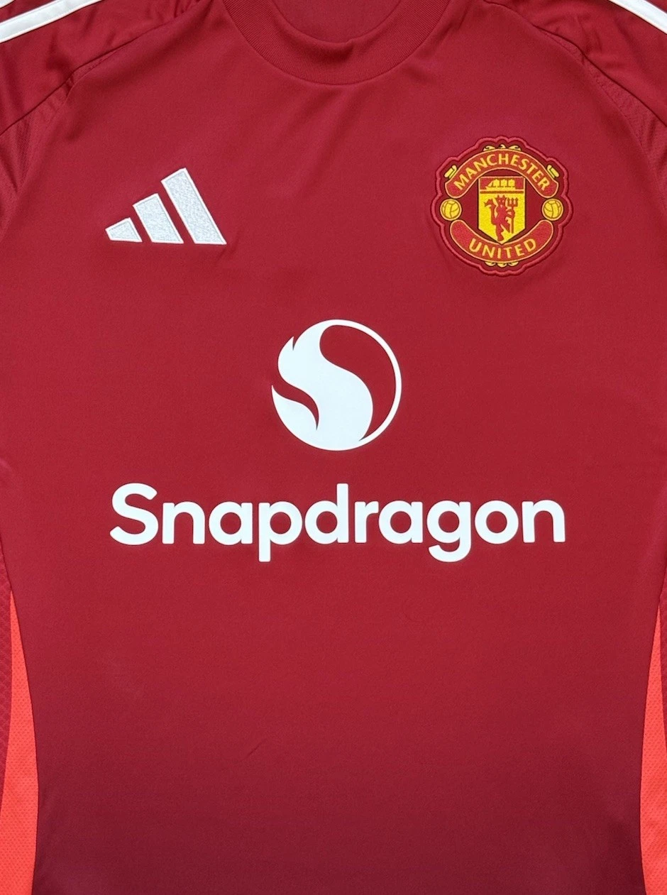 Manchester United Home Jersey #8 Bruno Fernandes Premier League 24/25 - Image 5